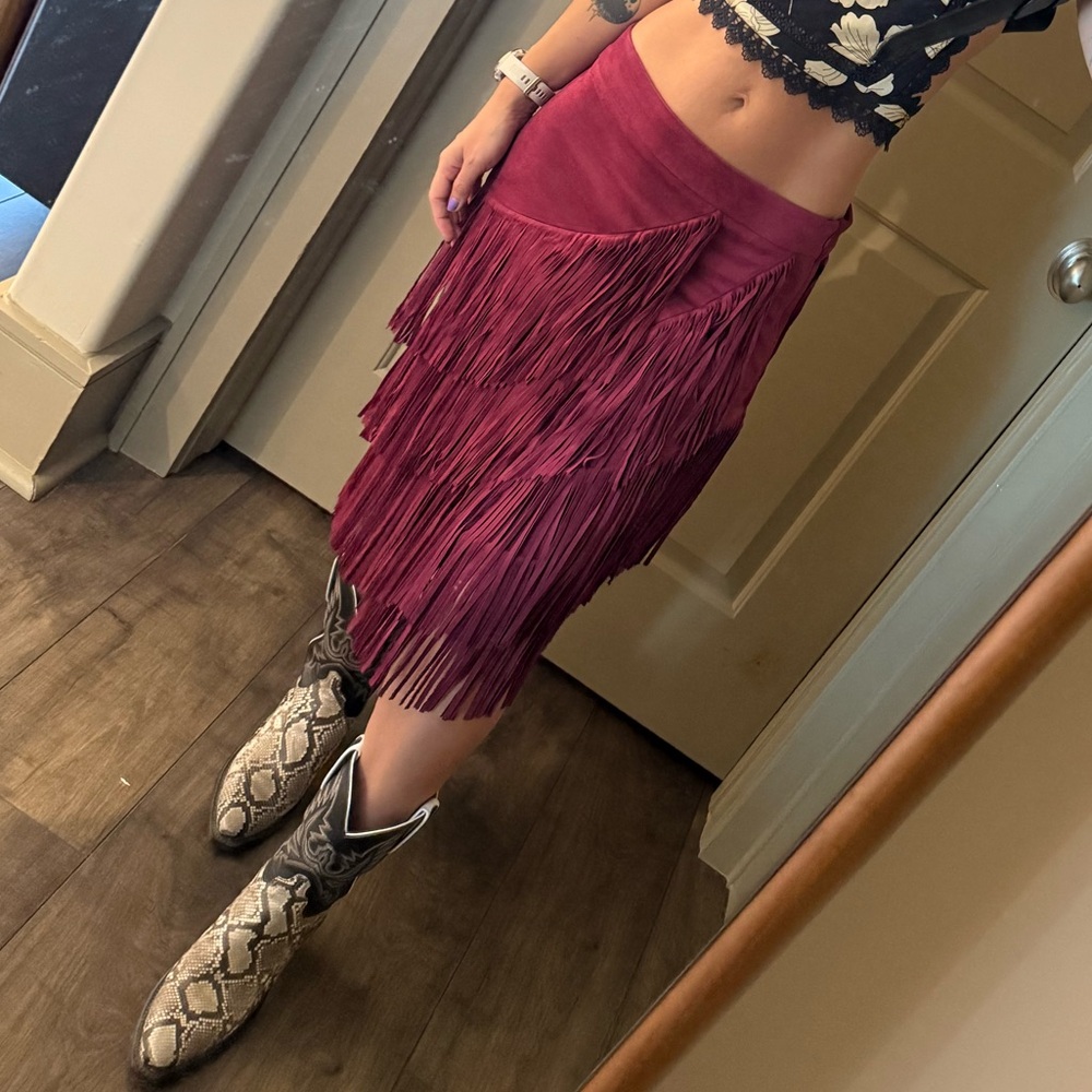 Idyllwind Tina faux suede red midi Skirt - Picture 4 of 8